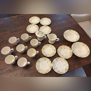 Poppy Trail By Metlox Vintage Daisy 21 Pc  Bowl/tea Set Made In California 1073